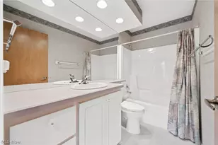 32647 Deerspring Ct, North Ridgeville, OH 44039 - Photo 37