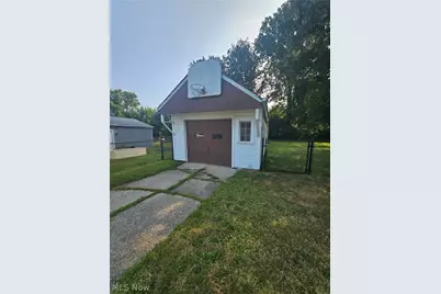 2177 Green Ridge Drive, Wickliffe, OH 44092 - Photo 3