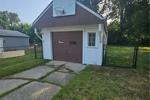 2177 Green Ridge Dr, Wickliffe, OH 44092 - Photo 3