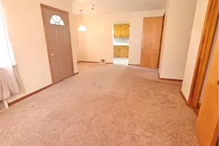 2177 Green Ridge Dr, Wickliffe, OH 44092 - Photo 9