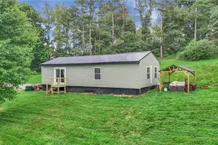 11543 Cadiz Rd, Cambridge, OH 43725 - Photo 1