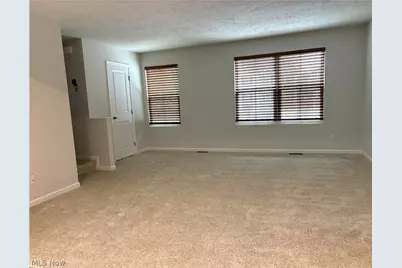 210 Raintree Lane, Painesville, OH 44077 - Photo 9