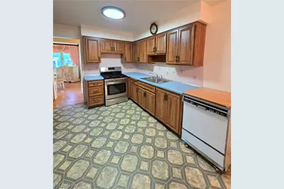 6413 Gale Drive, Green Hills, OH 44131 - Photo 7