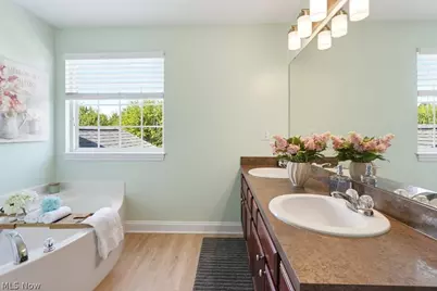 882 Queens Gate Way, Wadsworth, OH 44281 - Photo 25