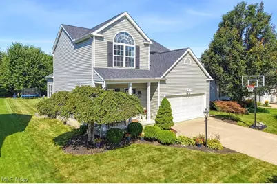 882 Queens Gate Way, Wadsworth, OH 44281 - Photo 3