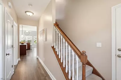 882 Queens Gate Way, Wadsworth, OH 44281 - Photo 5
