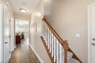 882 Queens Gate Way, Wadsworth, OH 44281 - Photo 5