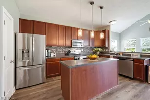 882 Queens Gate Way, Wadsworth, OH 44281 - Photo 9