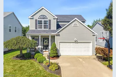 882 Queens Gate Way, Wadsworth, OH 44281 - Photo 1