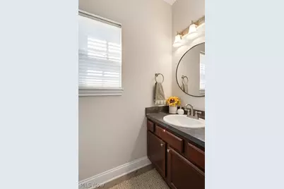 882 Queens Gate Way, Wadsworth, OH 44281 - Photo 19