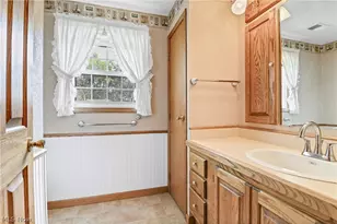 235 Kenwick Dr, Northfield, OH 44067 - Photo 41
