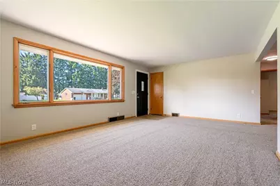 114 Keeferview Street NW, Navarre, OH 44662 - Photo 5