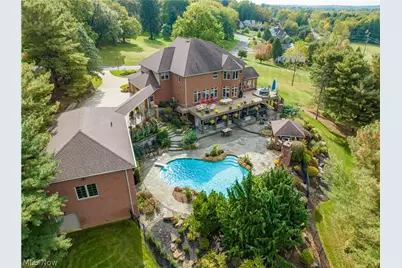 2389 Amberwood Circle NE, Massillon, OH 44646 - Photo 5