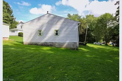 144 Oakview Avenue, Struthers, OH 44471 - Photo 23