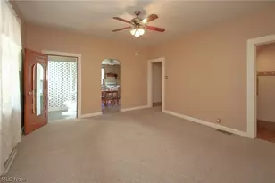 144 Oakview Ave, Struthers, OH 44471 - Photo 7