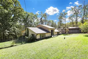 852 Wallace Rd, Little Hocking, OH 45742 - Photo 5