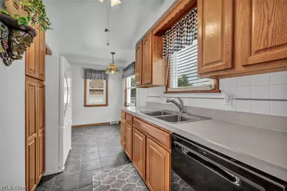 710 Bayridge Boulevard, Willowick, OH 44095 - Photo 9