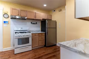 423 Bradley Ln, Youngstown, OH 44504 - Photo 7