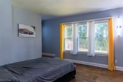 423 Bradley Lane, Youngstown, OH 44504 - Photo 17