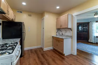 423 Bradley Lane, Youngstown, OH 44504 - Photo 11