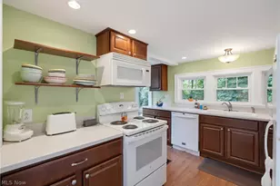 242 Uhl Dr, Portage Lakes, OH 44319 - Photo 17