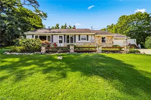 219 W Mennonite Rd, Aurora, OH 44202 - Photo 3