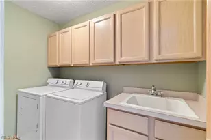 3919 Marsh View Dr, Green, OH 44319 - Photo 5