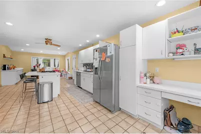 21126 Fairmount Boulevard, Huber Heights, OH 44118 - Photo 19