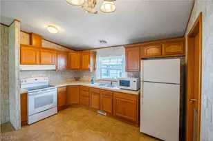 2700 Brookpark Rd, Loveland, OH 44134 - Photo 7