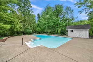 8215 Eagle Ridge Dr, Concord Twp, OH 44077 - Photo 9