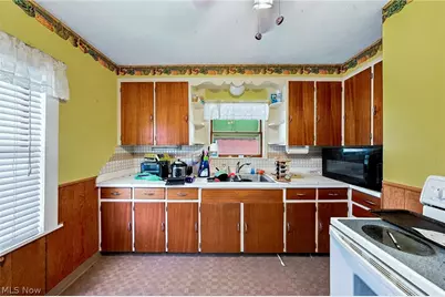 1815 Daniels Avenue, Akron, OH 44312 - Photo 9