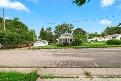 1815 Daniels Avenue, Akron, OH 44312 - Photo 33