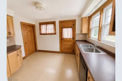 409 E Main Street, Madison, OH 44057 - Photo 7