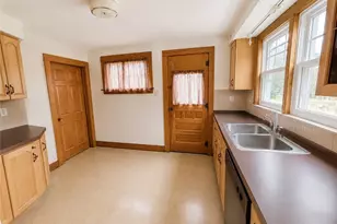 409 E Main St, Madison, OH 44057 - Photo 7