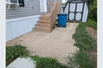 235 Edgecliff W #40, Elyria, OH 44035 - Photo 13