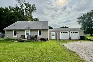 448 Hiwood Ave, Munroe Falls, OH 44262 - Photo 1