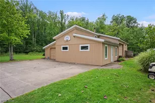 8995 Knotty Pine Ln, Chardon, OH 44024 - Photo 41