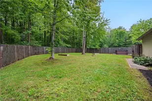 8995 Knotty Pine Ln, Chardon, OH 44024 - Photo 37