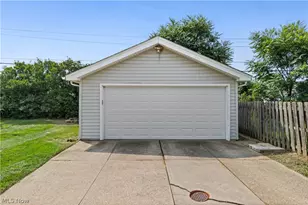 578 E Dartmoor Ave, Green Hills, OH 44131 - Photo 47