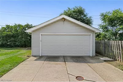 578 E Dartmoor Avenue, Green Hills, OH 44131 - Photo 47