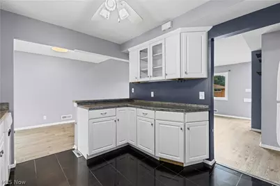 578 E Dartmoor Avenue, Green Hills, OH 44131 - Photo 17
