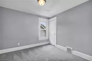 950 Haynes St, Akron, OH 44307 - Photo 13