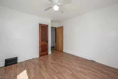 9408 Tallmadge Road, Diamond, OH 44412 - Photo 11