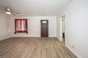 9408 Tallmadge Rd, Diamond, OH 44412 - Photo 5
