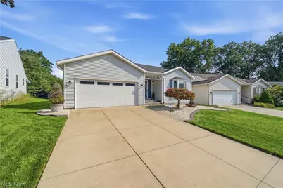 984 Elizabeth Court, Cuyahoga Falls, OH 44221 - Photo 1