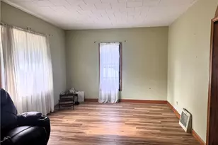 275 21st St NW, Barberton, OH 44203 - Photo 3