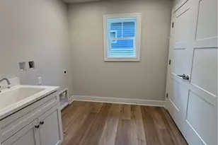 7885 Fox Hunter Ln, Concord Twp, OH 44077 - Photo 5