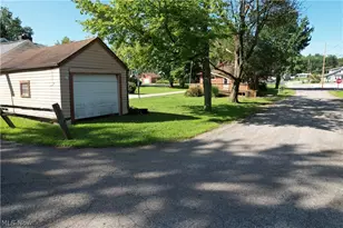 4900 Wiseland Ave SE, Canton, OH 44707 - Photo 7