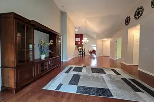 5345 Lake Forest Reserve Ln, Brunswick Hills, OH 44212 - Photo 9