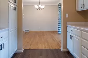 320 Justo Ln, Green Hills, OH 44131 - Photo 9
